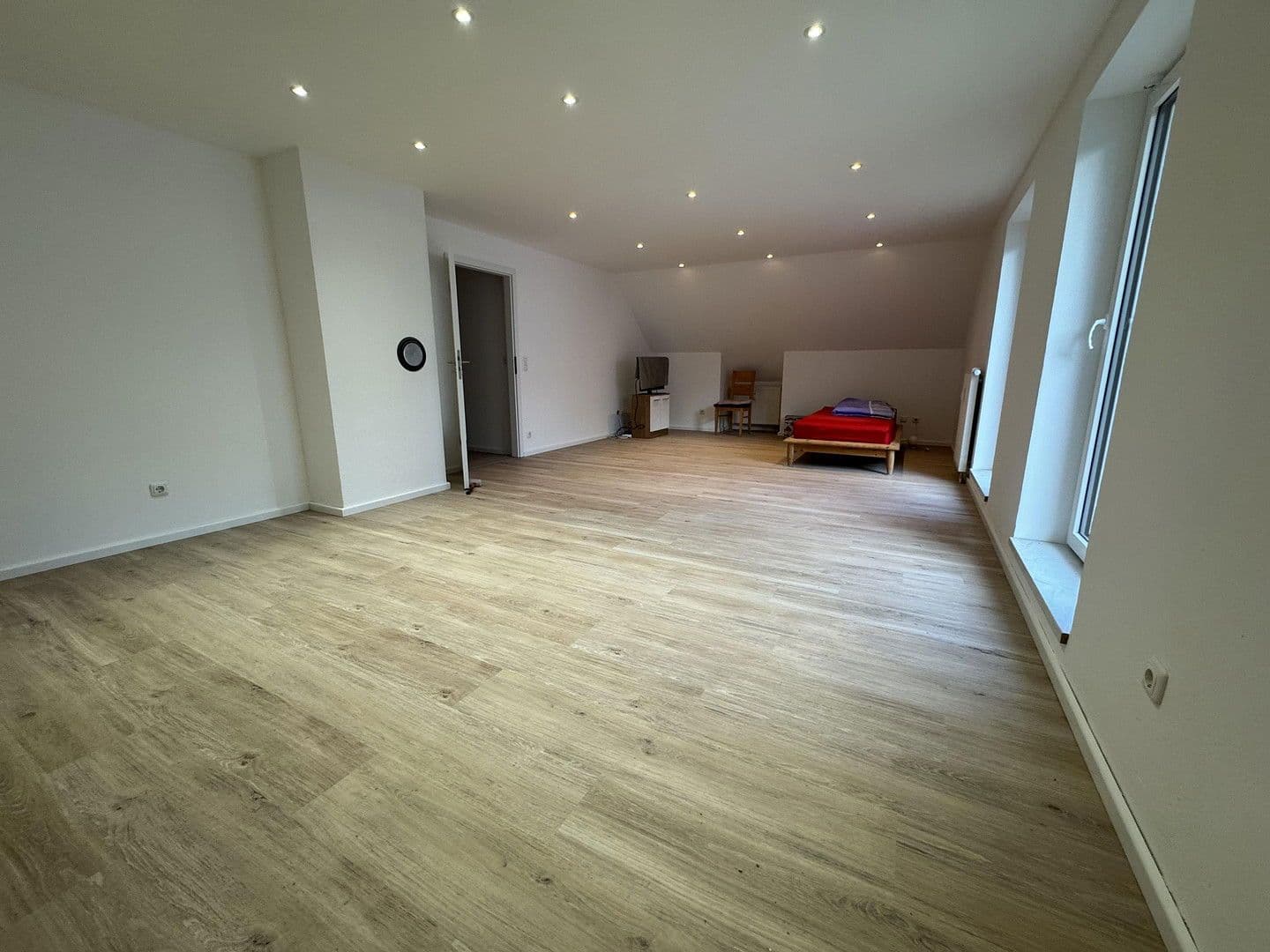Pronájem bytu 5+1 120 m², Massenhausen, Bavorsko Pronájem bytu 5+1 120 m², Massenhausen, Bavorsko
