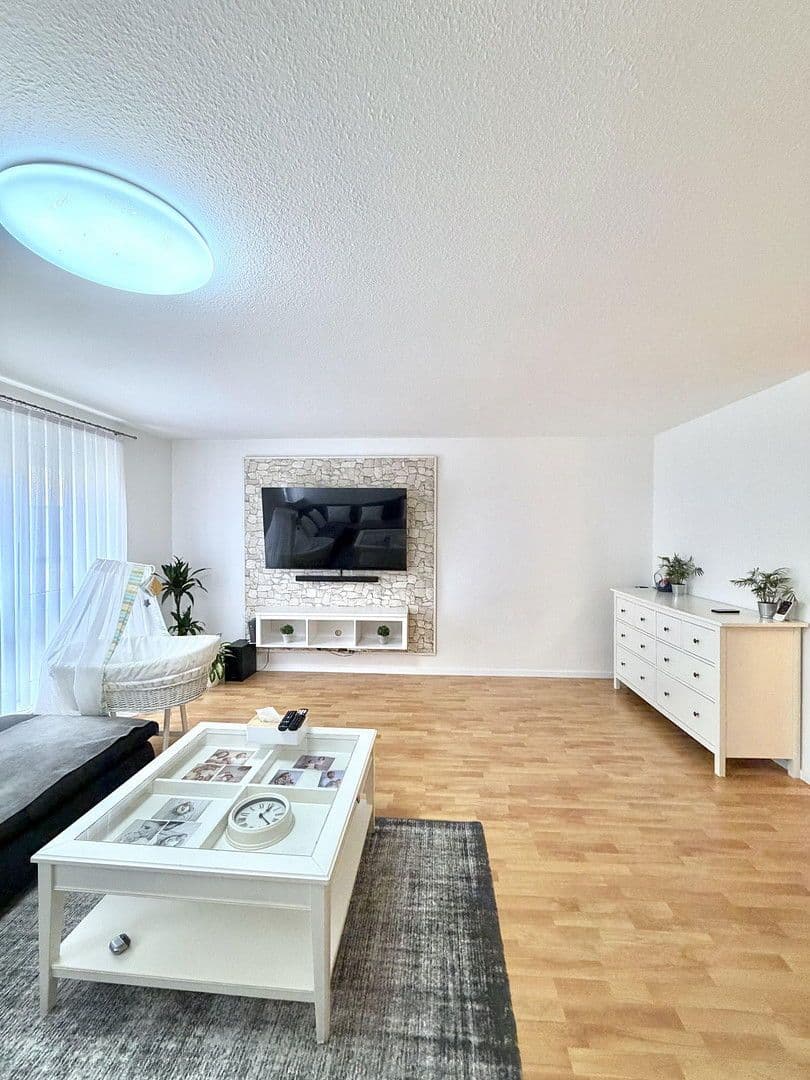 Pronájem bytu 3+1 82 m², Kriegsstraße 2, Pforzheim, Bádensko-Württembersko Pronájem bytu 3+1 82 m², Kriegsstraße 2, Pforzheim, Bádensko-Württembersko