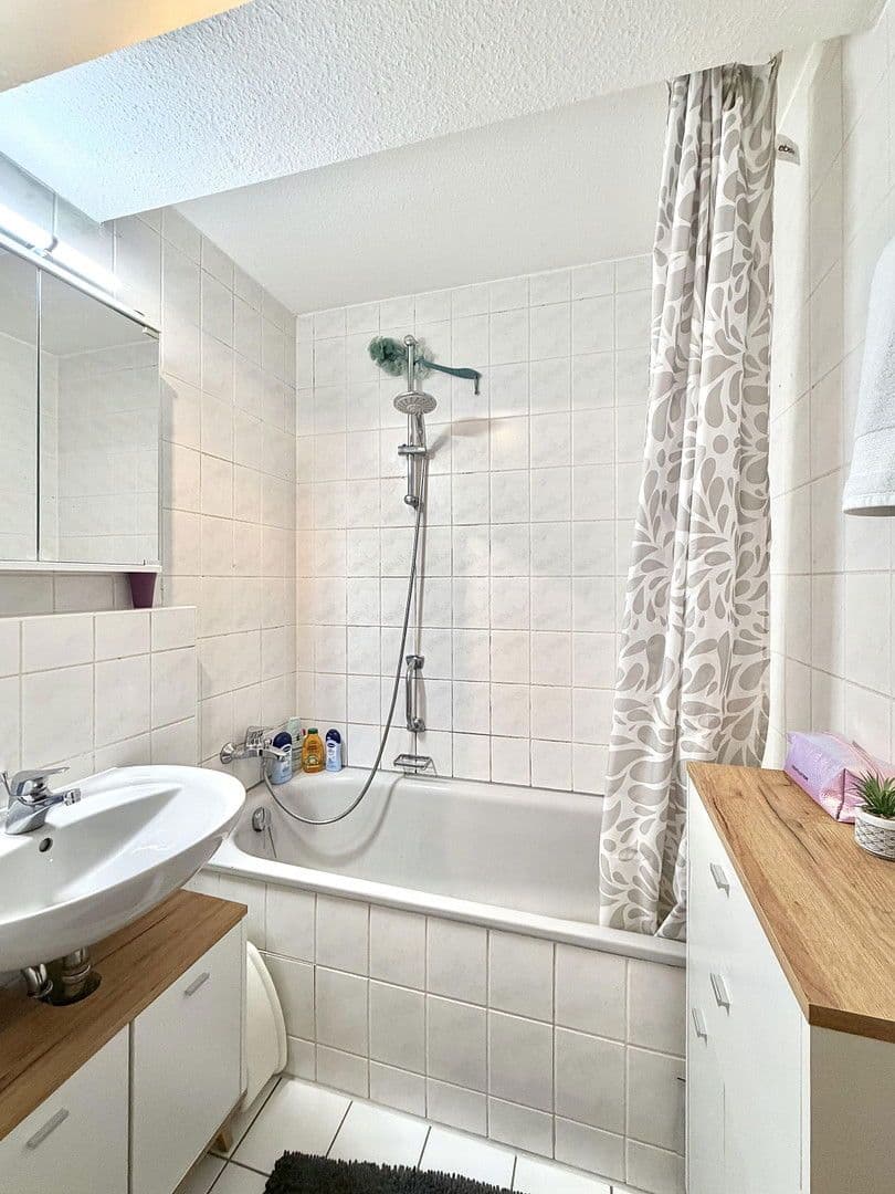 Pronájem bytu 3+1 82 m², Kriegsstraße 2, Pforzheim, Bádensko-Württembersko Pronájem bytu 3+1 82 m², Kriegsstraße 2, Pforzheim, Bádensko-Württembersko