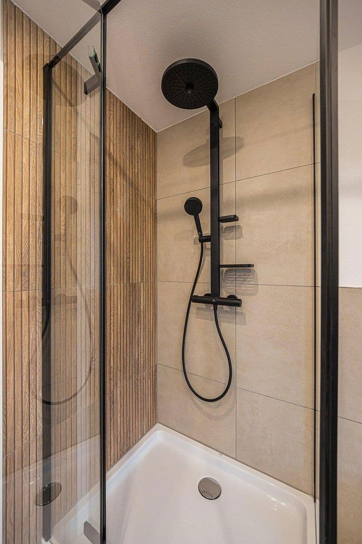 Prodej bytu 3+1 84 m², Blumenstraße 20, Leipzig, Sasko Prodej bytu 3+1 84 m², Blumenstraße 20, Leipzig, Sasko