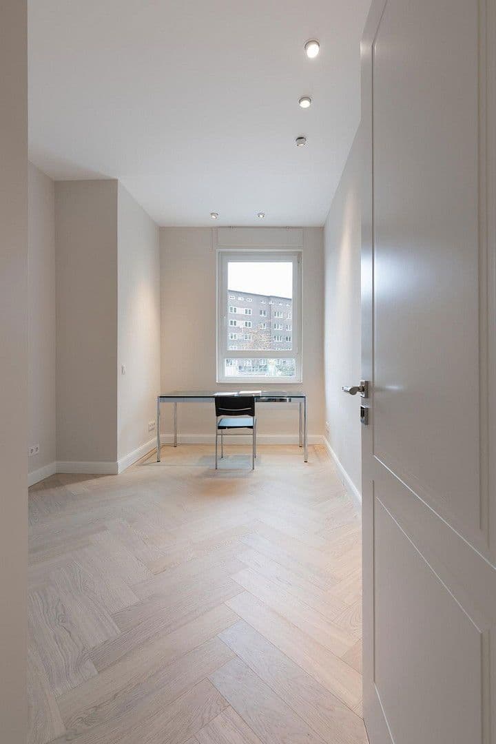 Pronájem bytu 4+1 104 m², Kennedydamm 7, Düsseldorf, Severní Porýní-Vestfálsko Pronájem bytu 4+1 104 m², Kennedydamm 7, Düsseldorf, Severní Porýní-Vestfálsko