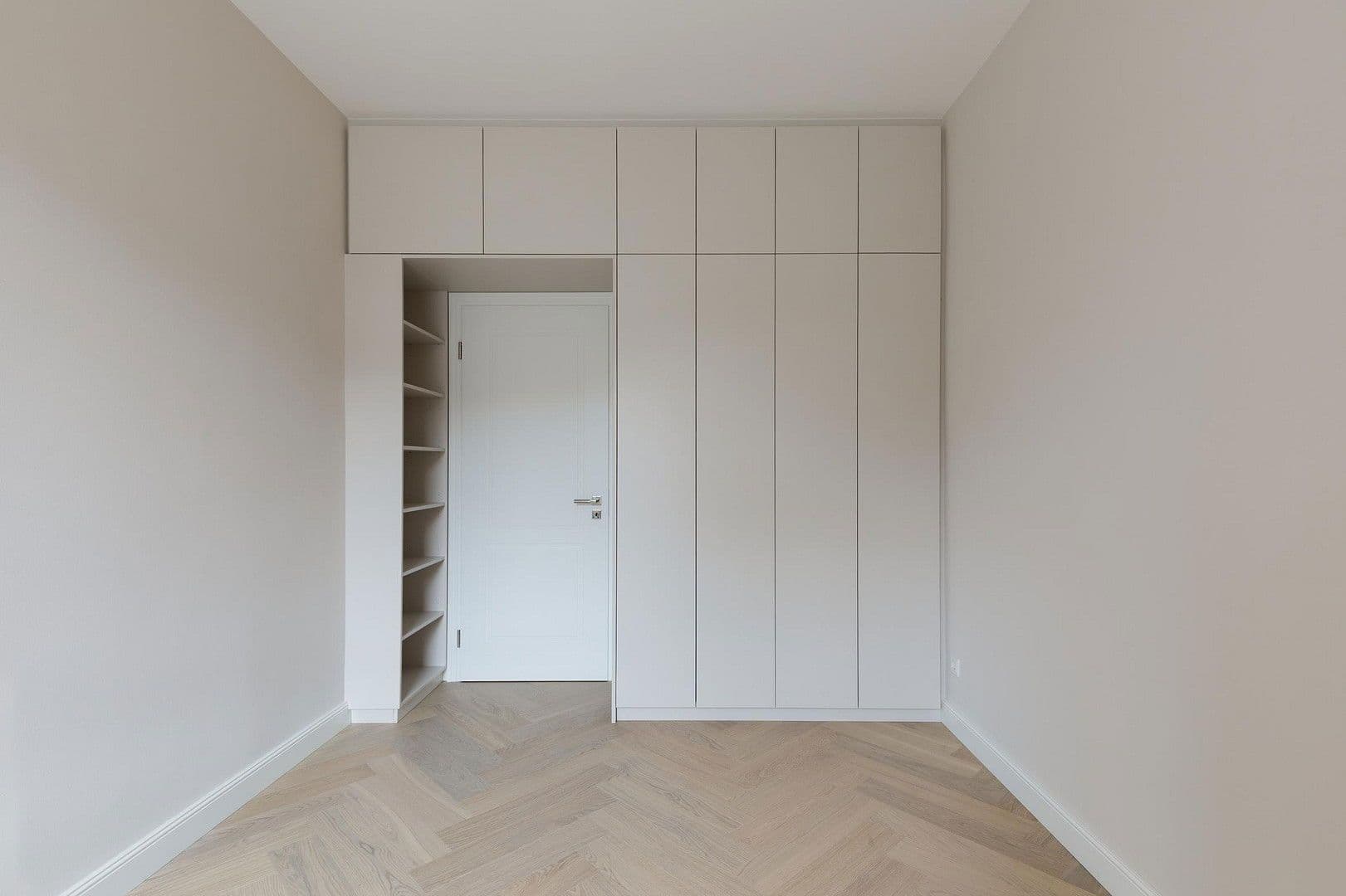 Pronájem bytu 4+1 104 m², Kennedydamm 7, Düsseldorf, Severní Porýní-Vestfálsko Pronájem bytu 4+1 104 m², Kennedydamm 7, Düsseldorf, Severní Porýní-Vestfálsko