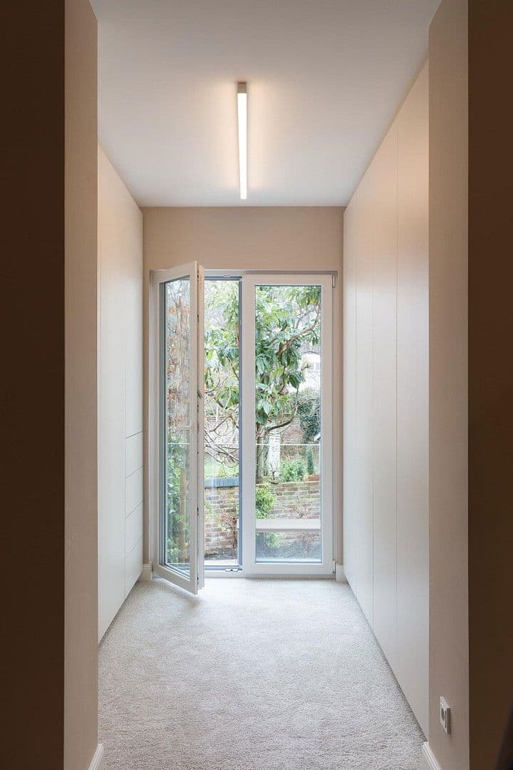 Pronájem bytu 4+1 104 m², Kennedydamm 7, Düsseldorf, Severní Porýní-Vestfálsko Pronájem bytu 4+1 104 m², Kennedydamm 7, Düsseldorf, Severní Porýní-Vestfálsko