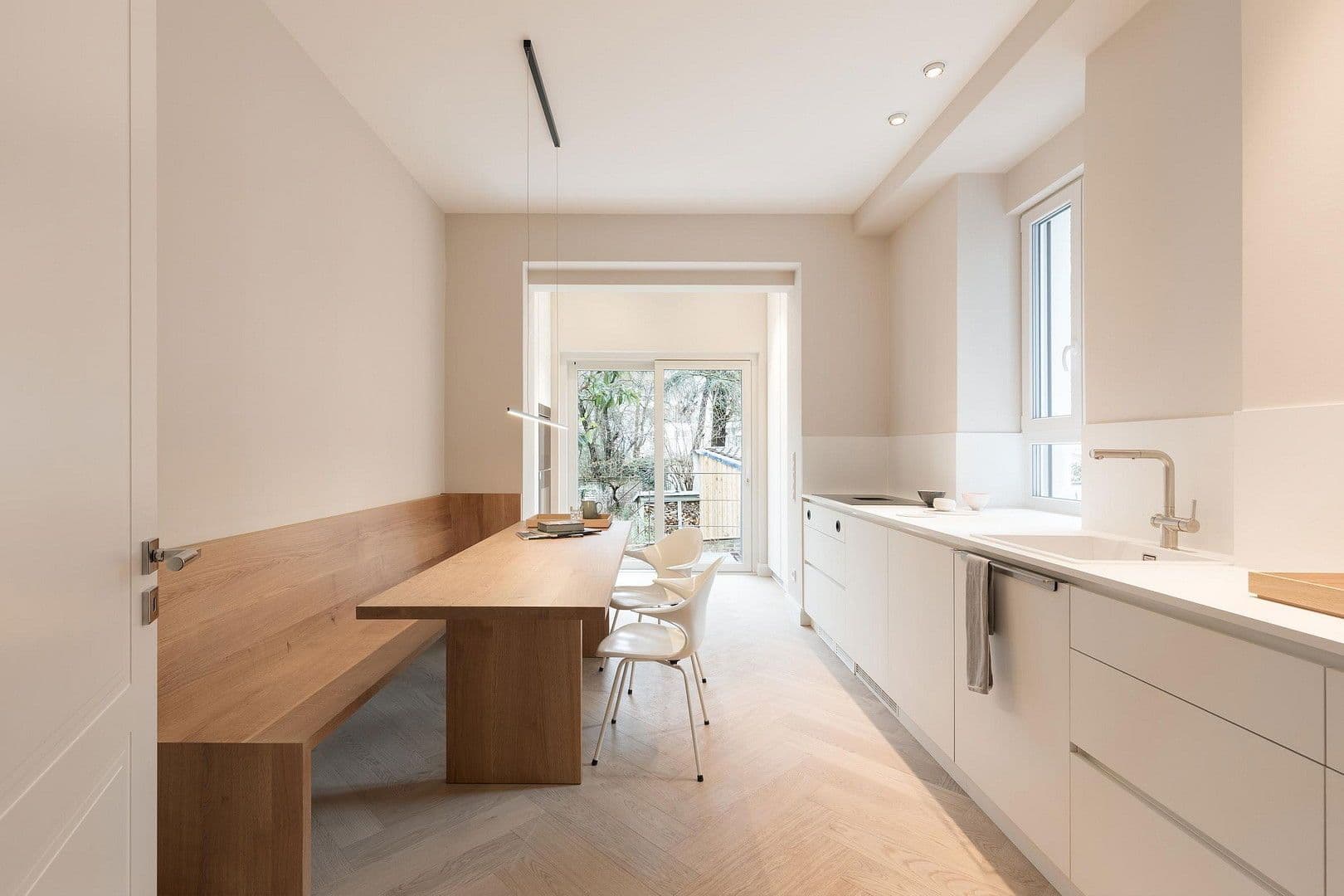 Pronájem bytu 4+1 104 m², Kennedydamm 7, Düsseldorf, Severní Porýní-Vestfálsko Pronájem bytu 4+1 104 m², Kennedydamm 7, Düsseldorf, Severní Porýní-Vestfálsko