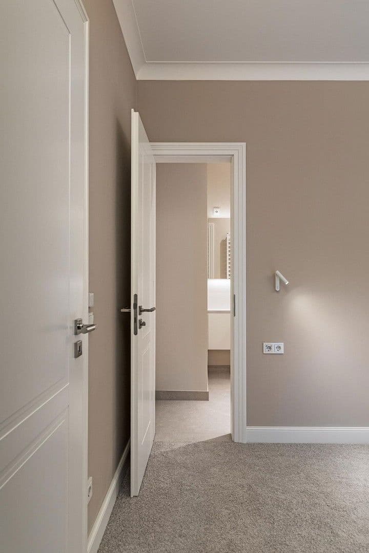 Pronájem bytu 4+1 104 m², Kennedydamm 7, Düsseldorf, Severní Porýní-Vestfálsko Pronájem bytu 4+1 104 m², Kennedydamm 7, Düsseldorf, Severní Porýní-Vestfálsko