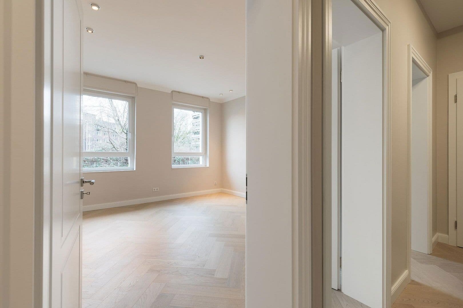 Pronájem bytu 4+1 104 m², Kennedydamm 7, Düsseldorf, Severní Porýní-Vestfálsko Pronájem bytu 4+1 104 m², Kennedydamm 7, Düsseldorf, Severní Porýní-Vestfálsko