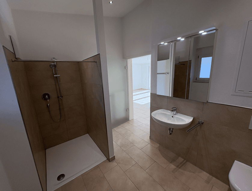 Pronájem bytu 2+1 68 m², Nürtingen, Bádensko-Württembersko Pronájem bytu 2+1 68 m², Nürtingen, Bádensko-Württembersko