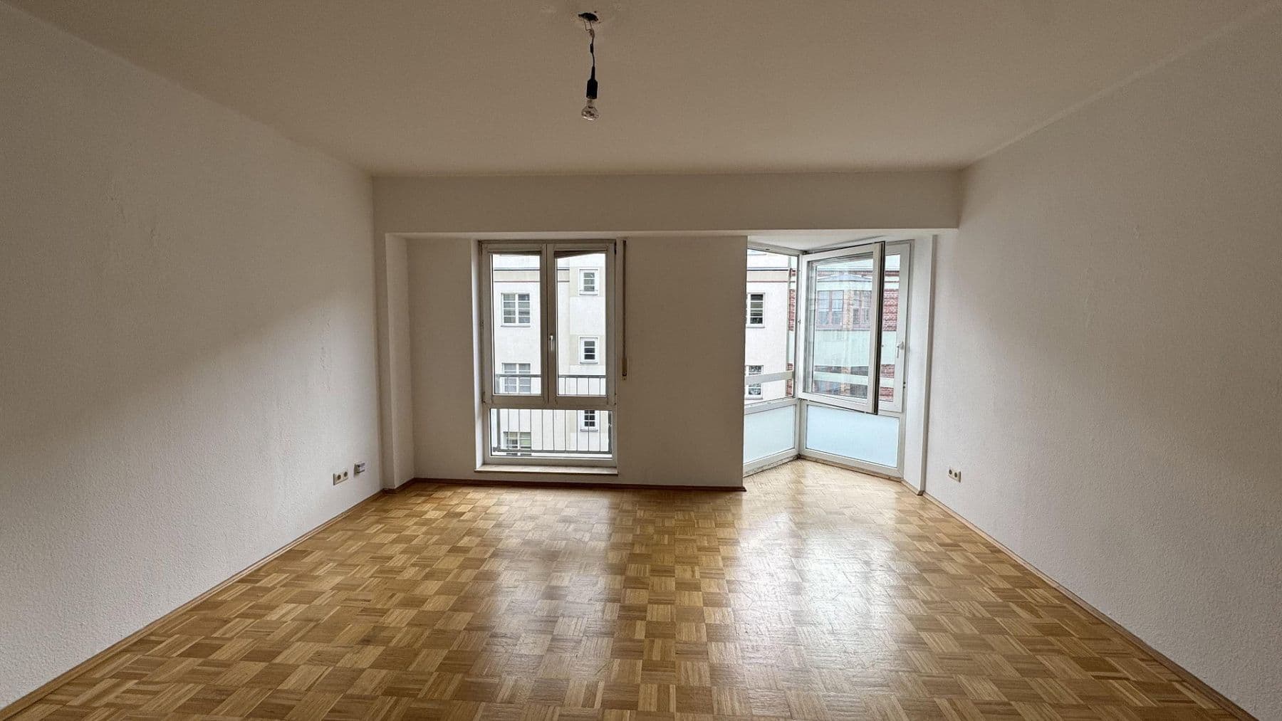 Pronájem bytu 2+1 53 m², Hartigstr. 1, Dresden, Sasko Pronájem bytu 2+1 53 m², Hartigstr. 1, Dresden, Sasko