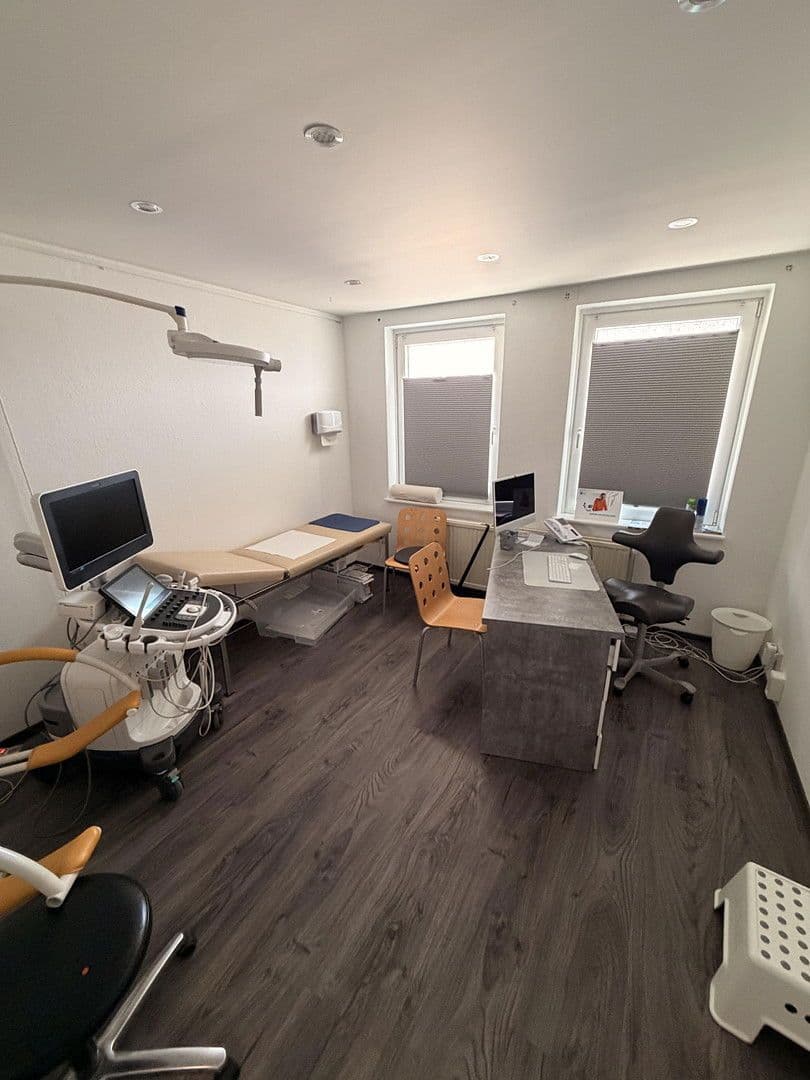 Pronájem kanceláře 170 m², Bismarckstraße 4, Pinneberg, Šlesvicko-Holštýnsko Pronájem kanceláře 170 m², Bismarckstraße 4, Pinneberg, Šlesvicko-Holštýnsko