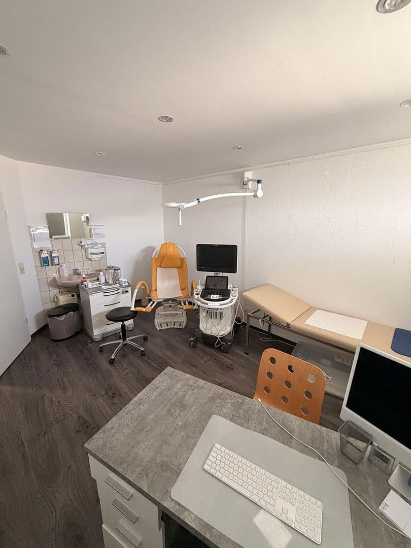 Pronájem kanceláře 170 m², Bismarckstraße 4, Pinneberg, Šlesvicko-Holštýnsko Pronájem kanceláře 170 m², Bismarckstraße 4, Pinneberg, Šlesvicko-Holštýnsko