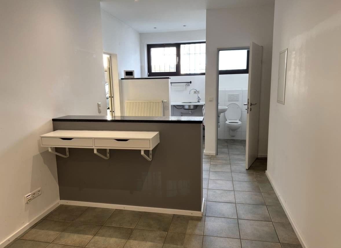 Pronájem nebytového prostoru 170 m², Wiesenstrasse 2, Karlsruhe Grünwettersbach, Bádensko-Württembersko Pronájem nebytového prostoru 170 m², Wiesenstrasse 2, Karlsruhe Grünwettersbach, Bádensko-Württembersko