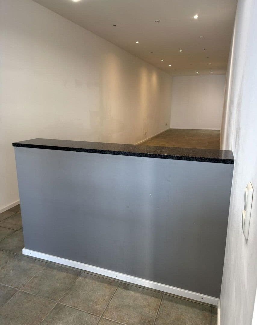 Pronájem nebytového prostoru 170 m², Wiesenstrasse 2, Karlsruhe Grünwettersbach, Bádensko-Württembersko Pronájem nebytového prostoru 170 m², Wiesenstrasse 2, Karlsruhe Grünwettersbach, Bádensko-Württembersko