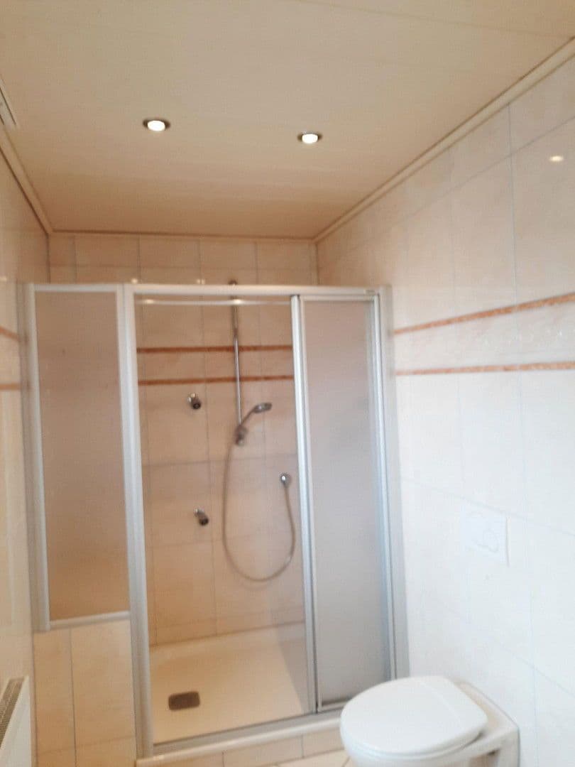 Prodej domu 155 m², pozemek 525 m², Nettetal, Severní Porýní-Vestfálsko Prodej domu 155 m², pozemek 525 m², Nettetal, Severní Porýní-Vestfálsko