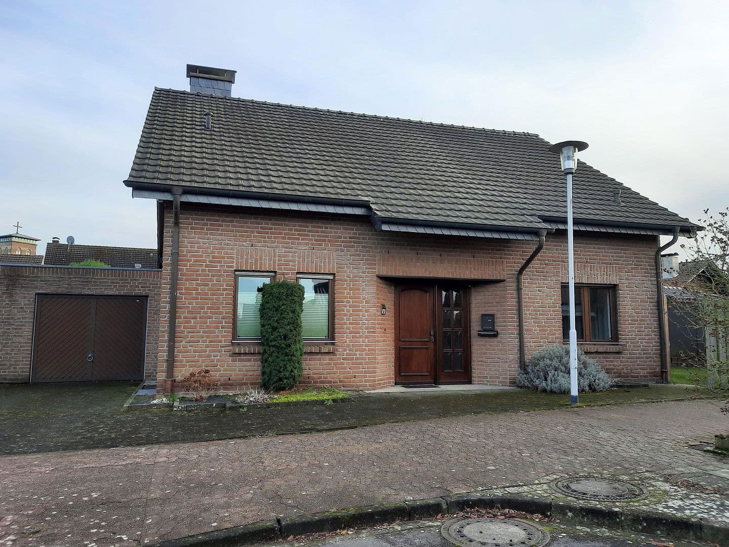 Prodej domu 155 m², pozemek 525 m², Nettetal, Severní Porýní-Vestfálsko Prodej domu 155 m², pozemek 525 m², Nettetal, Severní Porýní-Vestfálsko