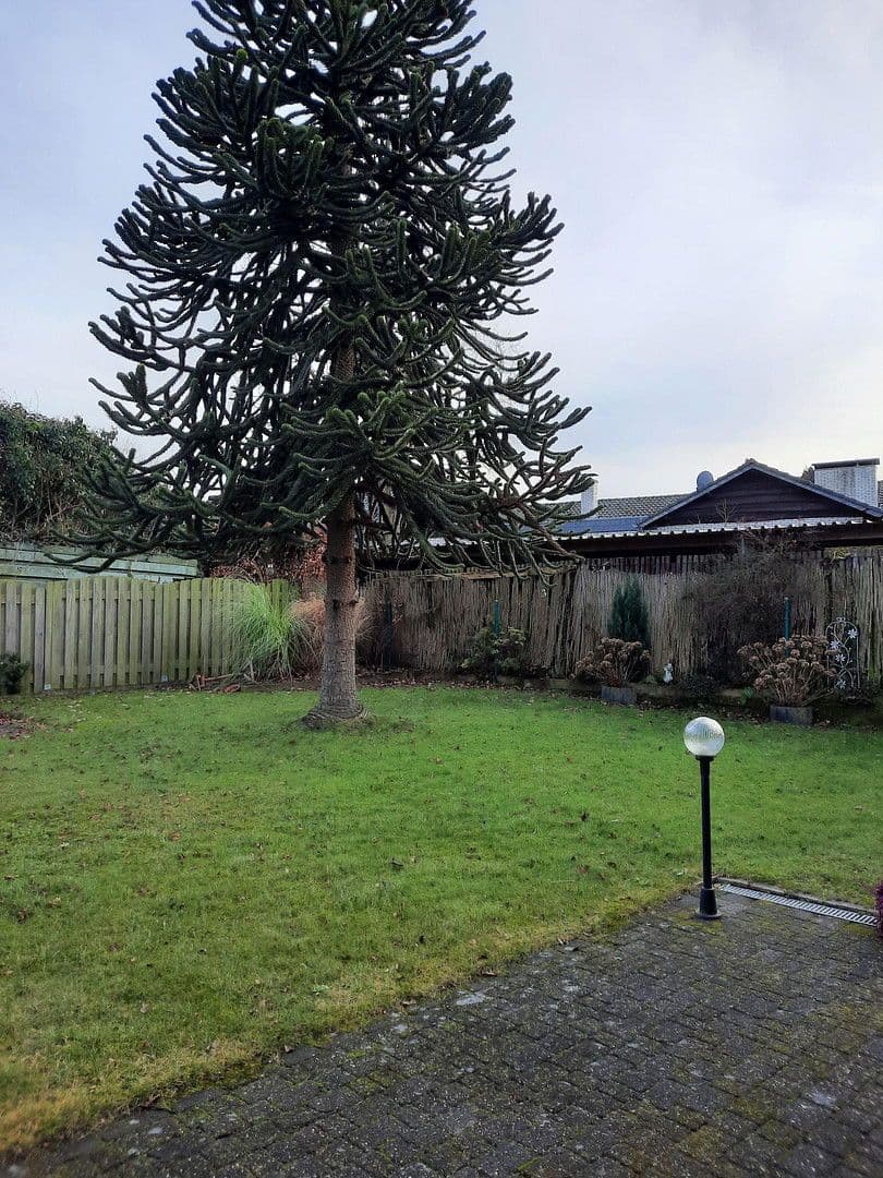 Prodej domu 155 m², pozemek 525 m², Nettetal, Severní Porýní-Vestfálsko Prodej domu 155 m², pozemek 525 m², Nettetal, Severní Porýní-Vestfálsko