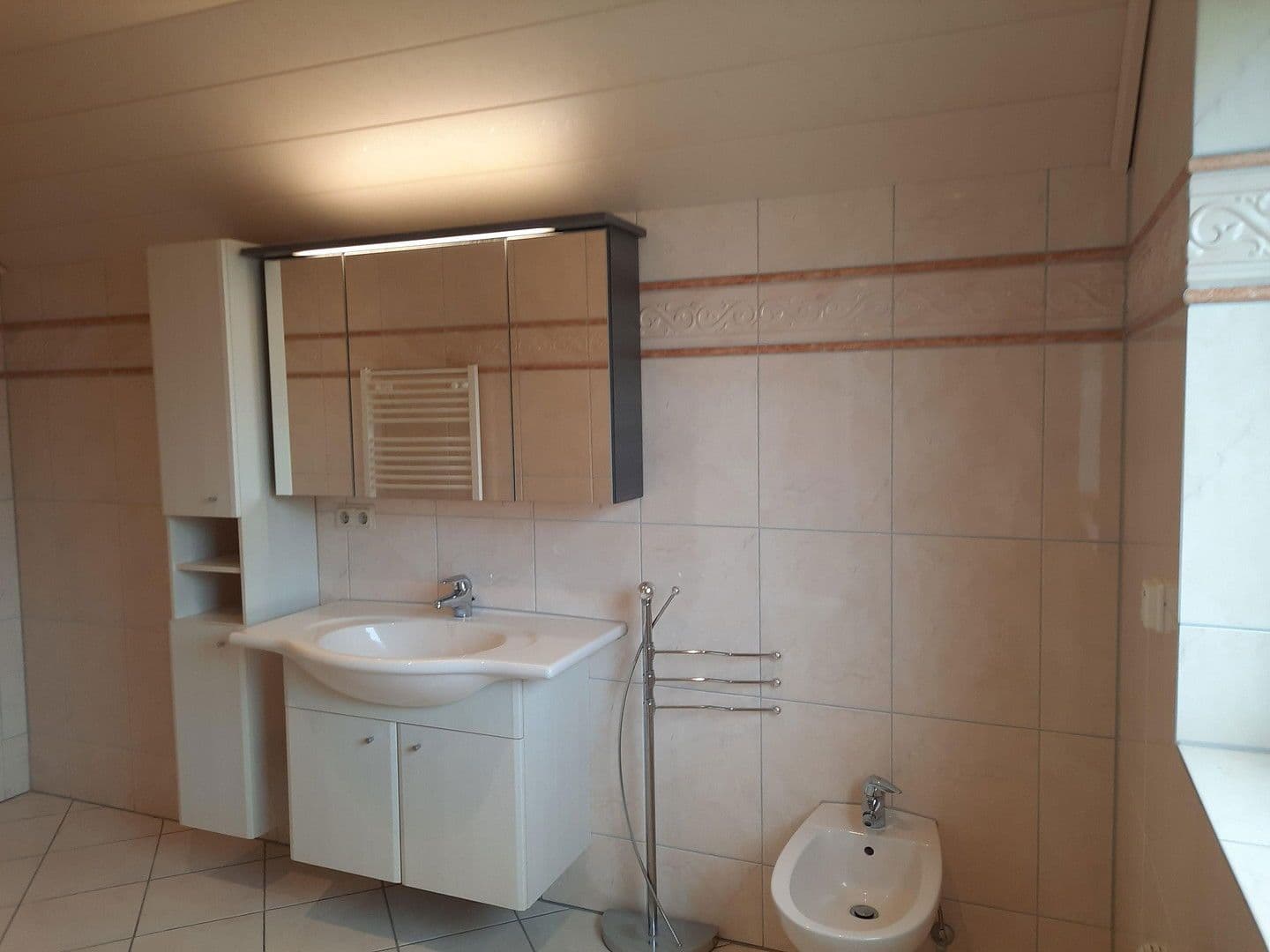 Prodej domu 155 m², pozemek 525 m², Nettetal, Severní Porýní-Vestfálsko Prodej domu 155 m², pozemek 525 m², Nettetal, Severní Porýní-Vestfálsko