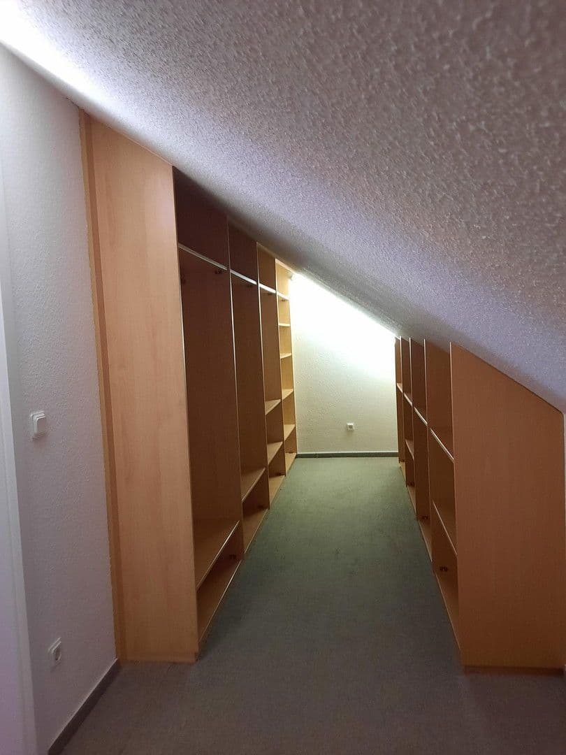 Prodej domu 155 m², pozemek 525 m², Nettetal, Severní Porýní-Vestfálsko Prodej domu 155 m², pozemek 525 m², Nettetal, Severní Porýní-Vestfálsko