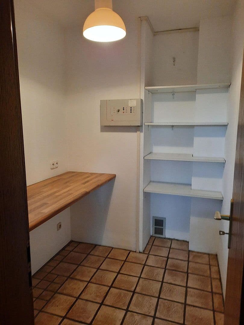 Prodej domu 155 m², pozemek 525 m², Nettetal, Severní Porýní-Vestfálsko Prodej domu 155 m², pozemek 525 m², Nettetal, Severní Porýní-Vestfálsko