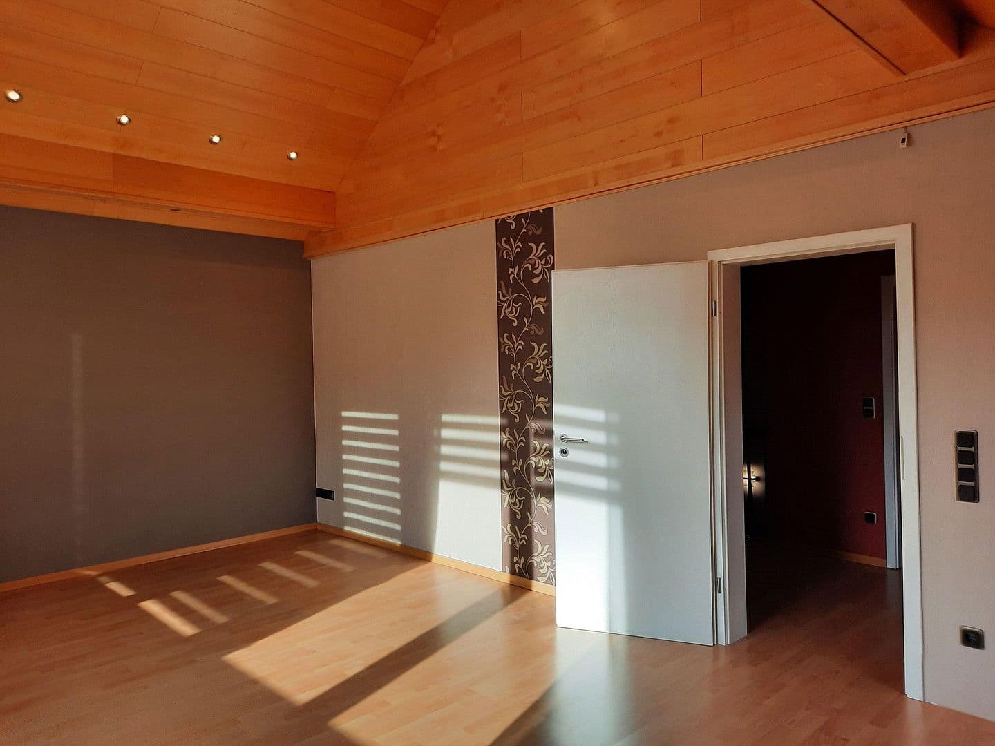 Prodej domu 155 m², pozemek 525 m², Nettetal, Severní Porýní-Vestfálsko Prodej domu 155 m², pozemek 525 m², Nettetal, Severní Porýní-Vestfálsko