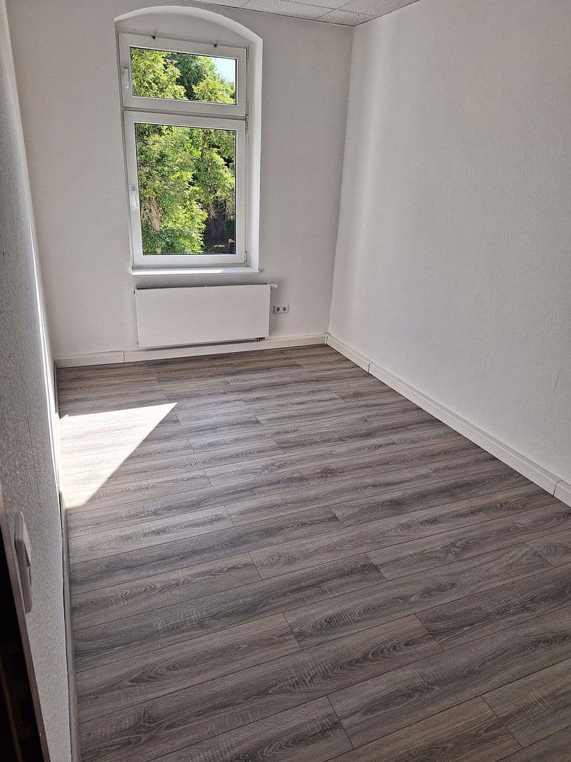 Pronájem bytu 3+1 80 m², Kreisigstraße 40, Cvikov, Sasko Pronájem bytu 3+1 80 m², Kreisigstraße 40, Cvikov, Sasko