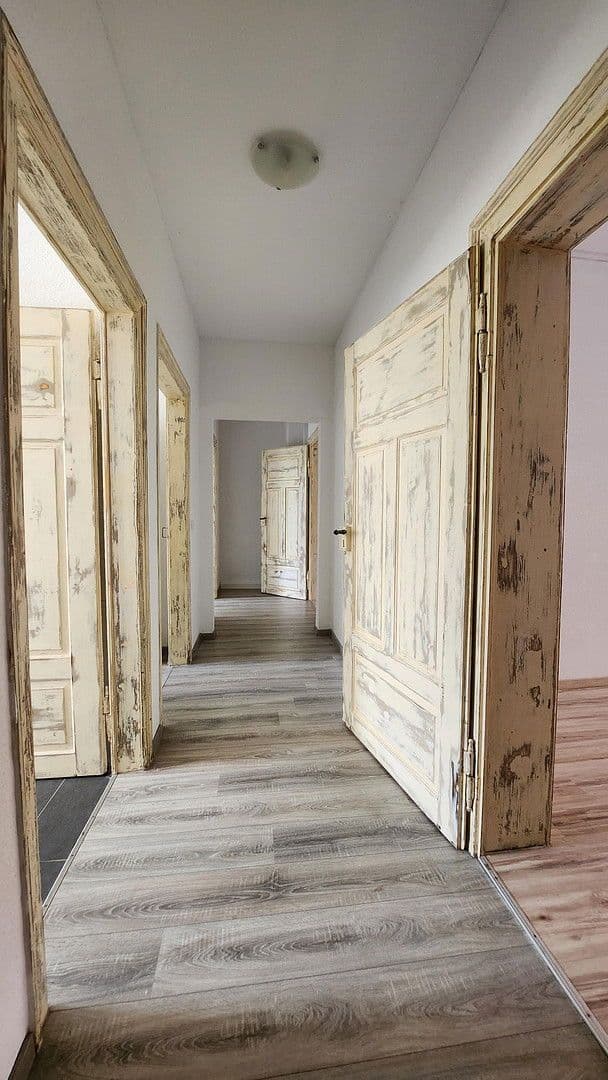 Pronájem bytu 3+1 80 m², Kreisigstraße 40, Cvikov, Sasko Pronájem bytu 3+1 80 m², Kreisigstraße 40, Cvikov, Sasko