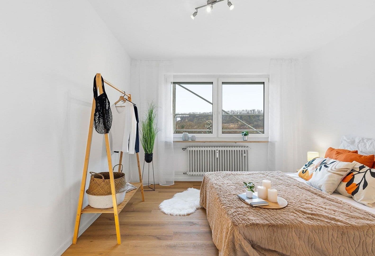 Prodej domu 1.083 m², pozemek 790 m², Regensburg, Bavorsko Prodej domu 1.083 m², pozemek 790 m², Regensburg, Bavorsko