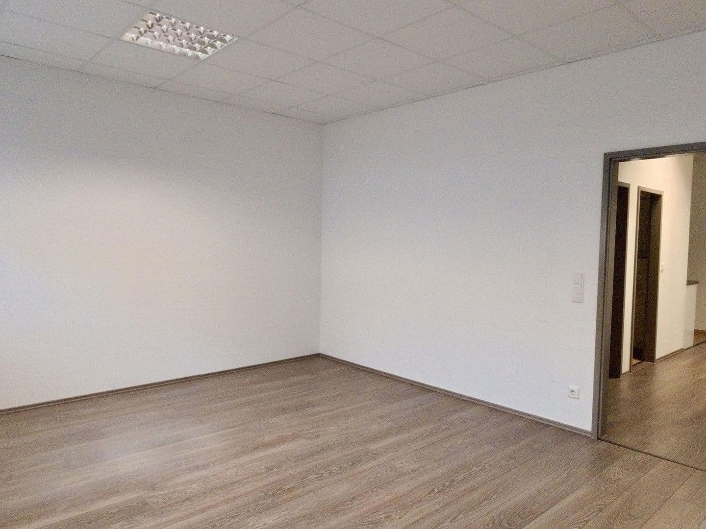 Pronájem kanceláře 104 m², Barbiergasse 6, Nürnberg, Bavorsko Pronájem kanceláře 104 m², Barbiergasse 6, Nürnberg, Bavorsko