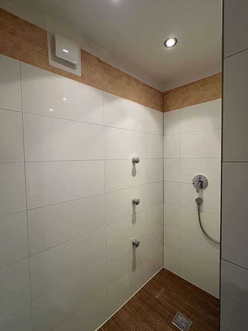 Prodej domu 250 m², pozemek 314 m², Mutterstadt, Porýní-Falc Prodej domu 250 m², pozemek 314 m², Mutterstadt, Porýní-Falc