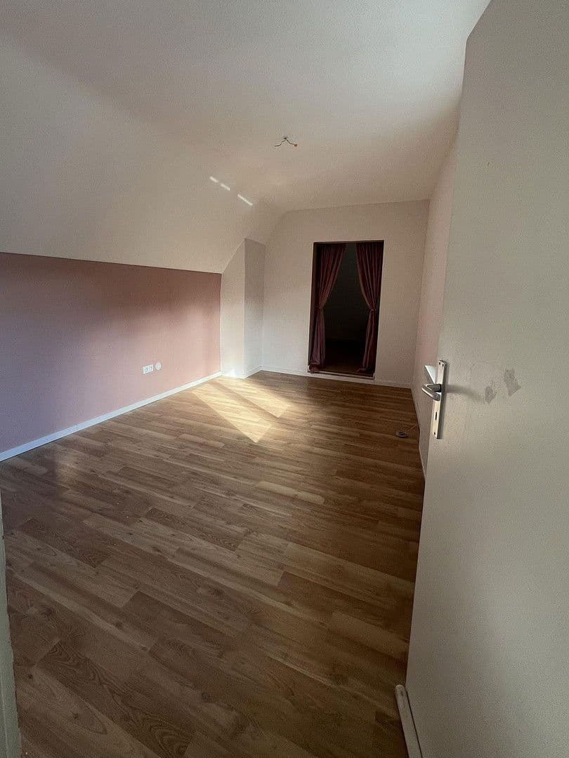 Prodej domu 250 m², pozemek 314 m², Mutterstadt, Porýní-Falc Prodej domu 250 m², pozemek 314 m², Mutterstadt, Porýní-Falc