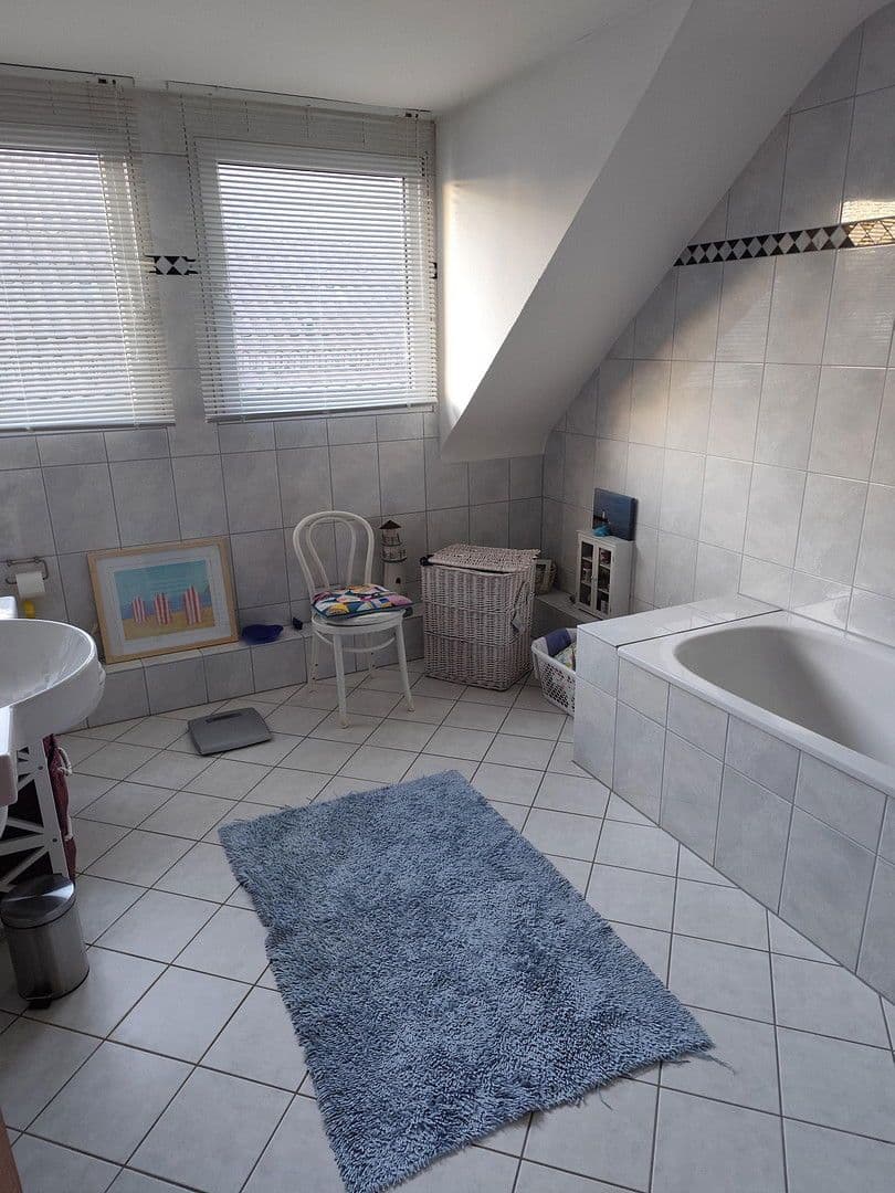 Prodej domu 185 m², pozemek 518 m², Mehlemer Weg 8, Meckenheim, Severní Porýní-Vestfálsko Prodej domu 185 m², pozemek 518 m², Mehlemer Weg 8, Meckenheim, Severní Porýní-Vestfálsko