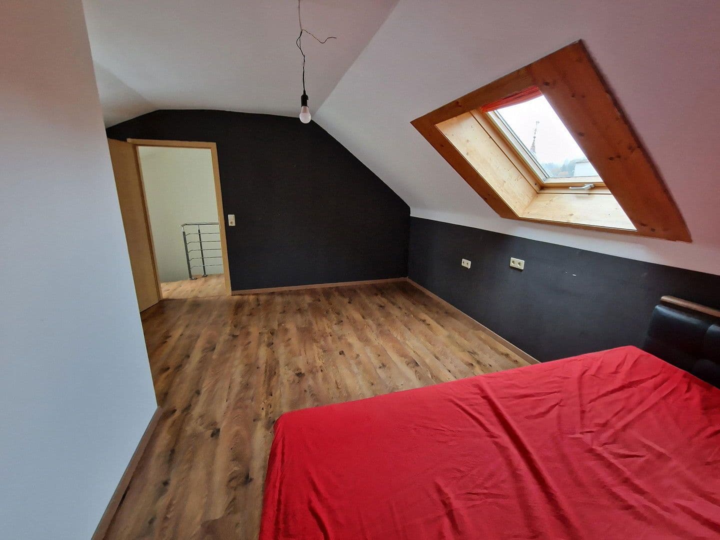 Pronájem bytu 4+1 120 m², Bahnhofstraße 10, Tuttlingen, Bádensko-Württembersko Pronájem bytu 4+1 120 m², Bahnhofstraße 10, Tuttlingen, Bádensko-Württembersko