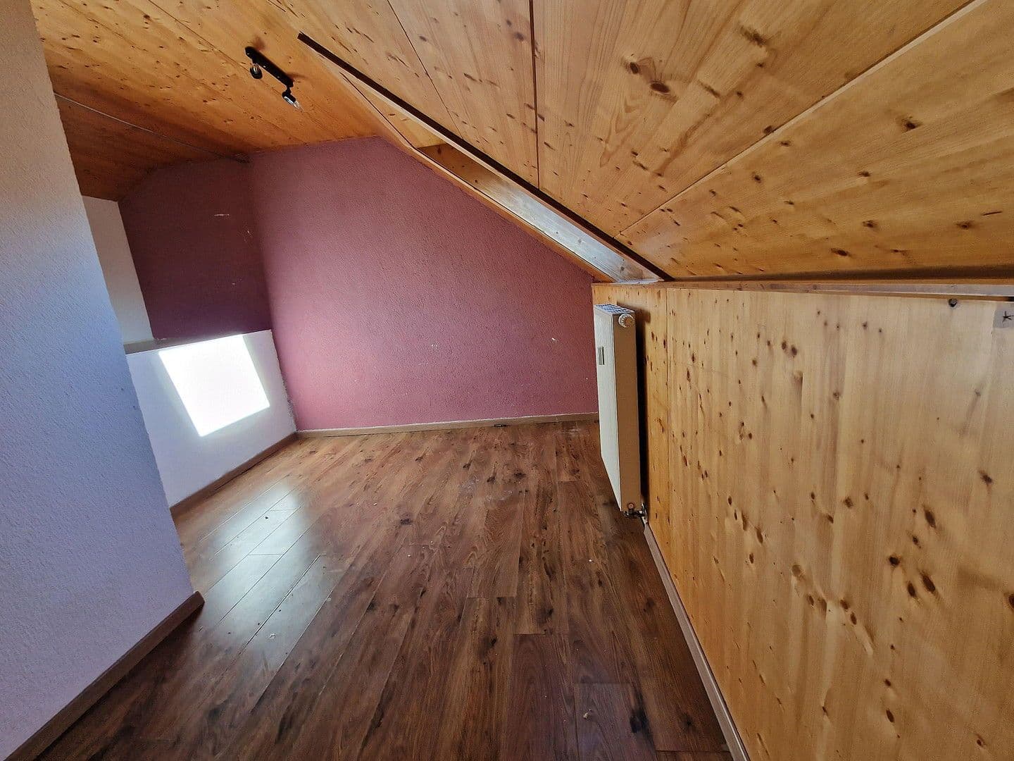 Pronájem bytu 4+1 120 m², Bahnhofstraße 10, Tuttlingen, Bádensko-Württembersko Pronájem bytu 4+1 120 m², Bahnhofstraße 10, Tuttlingen, Bádensko-Württembersko