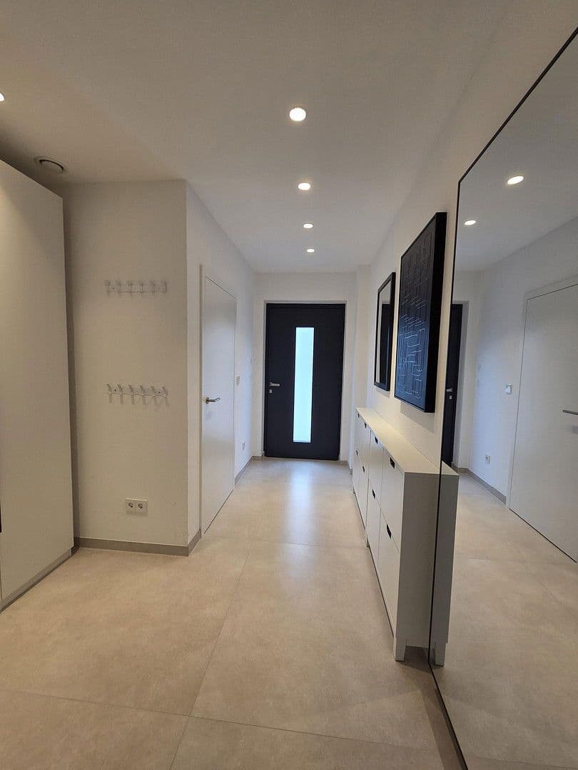 Prodej domu 185 m², pozemek 300 m², Rosenstr. 6a, Röthenbach an der Pegnitz, Bavorsko Prodej domu 185 m², pozemek 300 m², Rosenstr. 6a, Röthenbach an der Pegnitz, Bavorsko