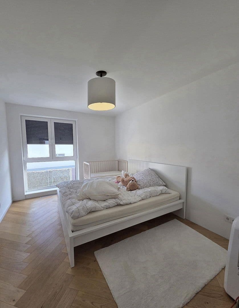 Prodej domu 185 m², pozemek 300 m², Rosenstr. 6a, Röthenbach an der Pegnitz, Bavorsko Prodej domu 185 m², pozemek 300 m², Rosenstr. 6a, Röthenbach an der Pegnitz, Bavorsko