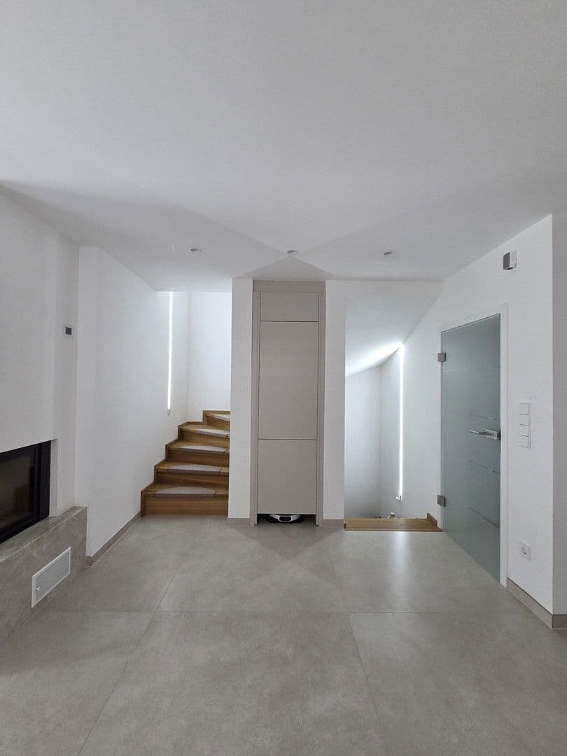 Prodej domu 185 m², pozemek 300 m², Rosenstr. 6a, Röthenbach an der Pegnitz, Bavorsko Prodej domu 185 m², pozemek 300 m², Rosenstr. 6a, Röthenbach an der Pegnitz, Bavorsko