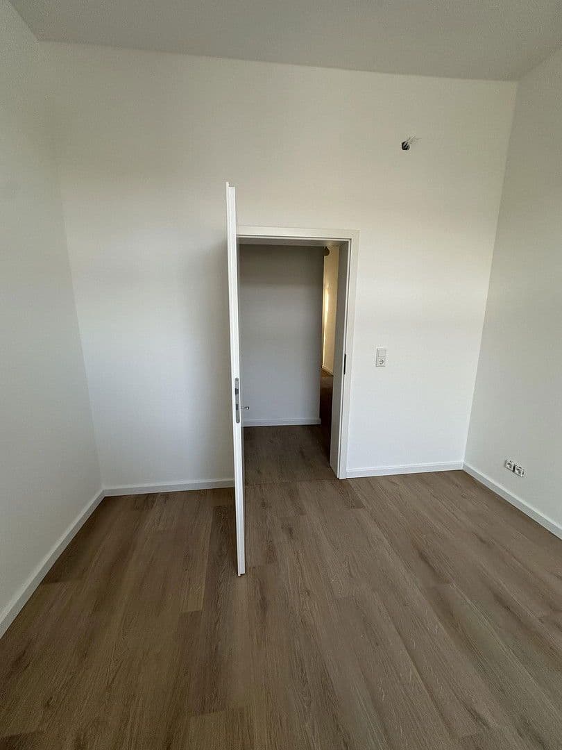 Pronájem bytu 5+1 127 m², Clausewitzstr. 31, Wuppertal, Severní Porýní-Vestfálsko Pronájem bytu 5+1 127 m², Clausewitzstr. 31, Wuppertal, Severní Porýní-Vestfálsko