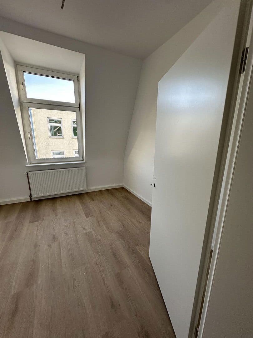 Pronájem bytu 5+1 127 m², Clausewitzstr. 31, Wuppertal, Severní Porýní-Vestfálsko Pronájem bytu 5+1 127 m², Clausewitzstr. 31, Wuppertal, Severní Porýní-Vestfálsko