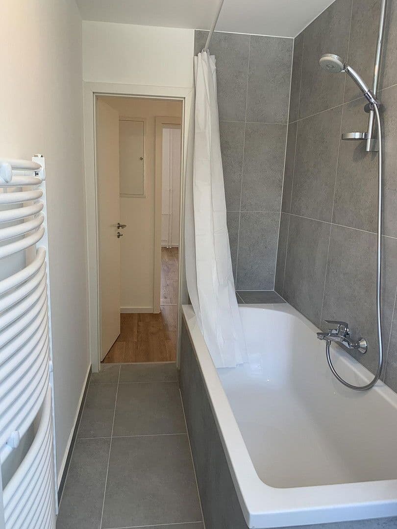 Pronájem bytu 3+1 70 m², Heinrich-Seliger-Straße 24, Frankfurt, Hessen Pronájem bytu 3+1 70 m², Heinrich-Seliger-Straße 24, Frankfurt, Hessen