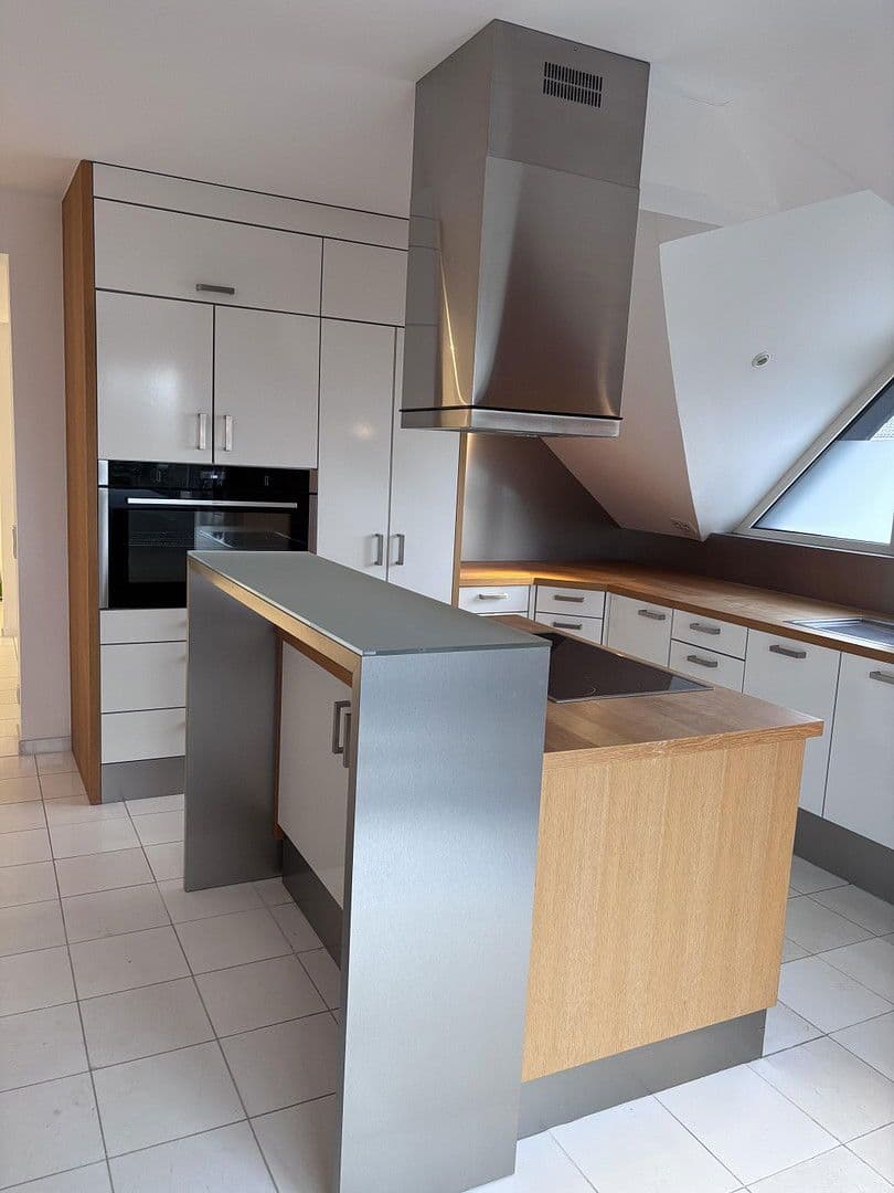 Pronájem bytu 2+1 150 m², Dortmund, Severní Porýní-Vestfálsko Pronájem bytu 2+1 150 m², Dortmund, Severní Porýní-Vestfálsko