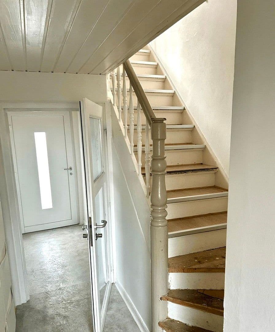 Prodej domu 185 m², pozemek 378 m², Hauptstr 85, Bad Honnef, Severní Porýní-Vestfálsko Prodej domu 185 m², pozemek 378 m², Hauptstr 85, Bad Honnef, Severní Porýní-Vestfálsko