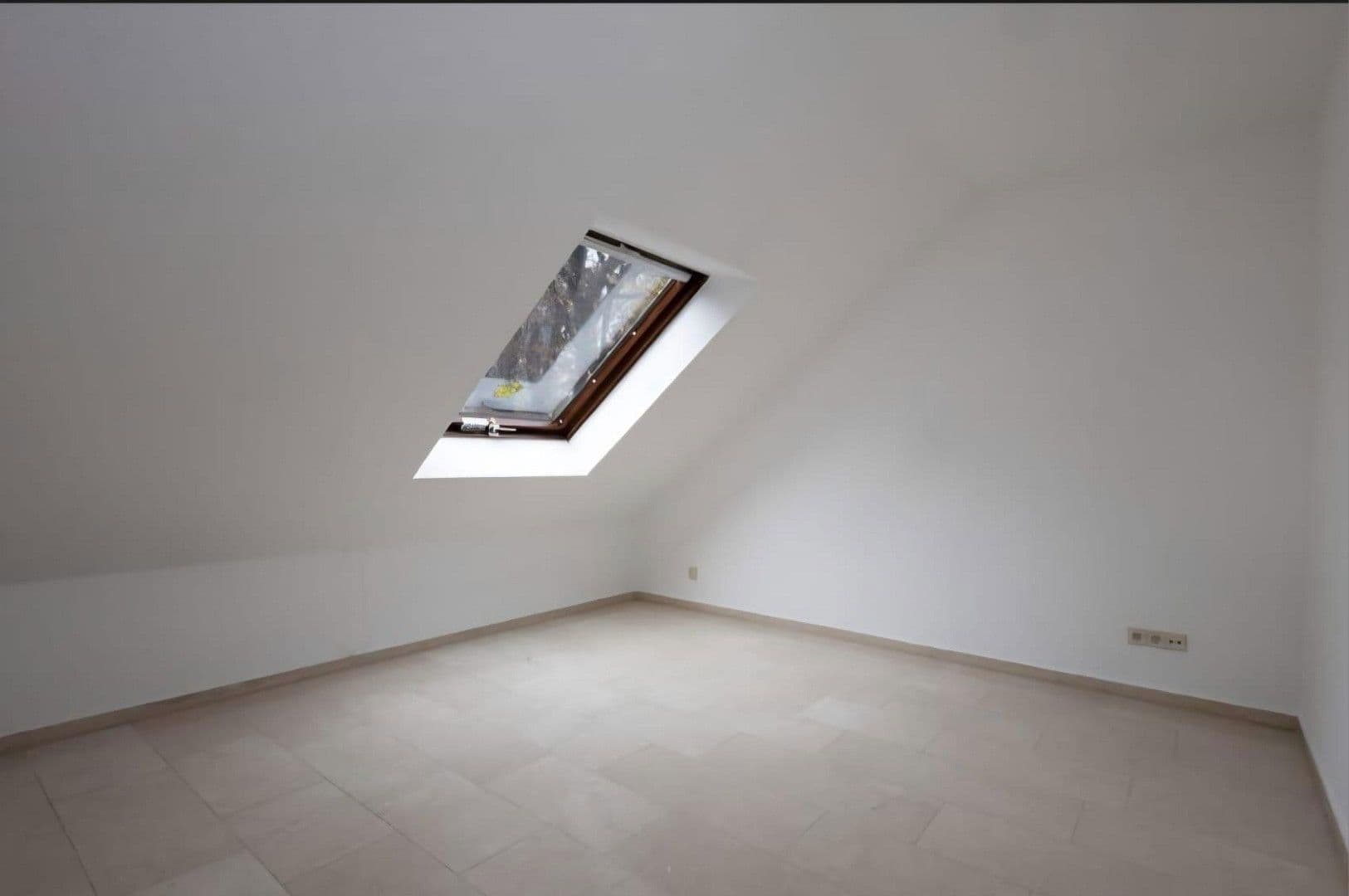 Pronájem bytu 4+1 135 m², Odenthal, Severní Porýní-Vestfálsko Pronájem bytu 4+1 135 m², Odenthal, Severní Porýní-Vestfálsko