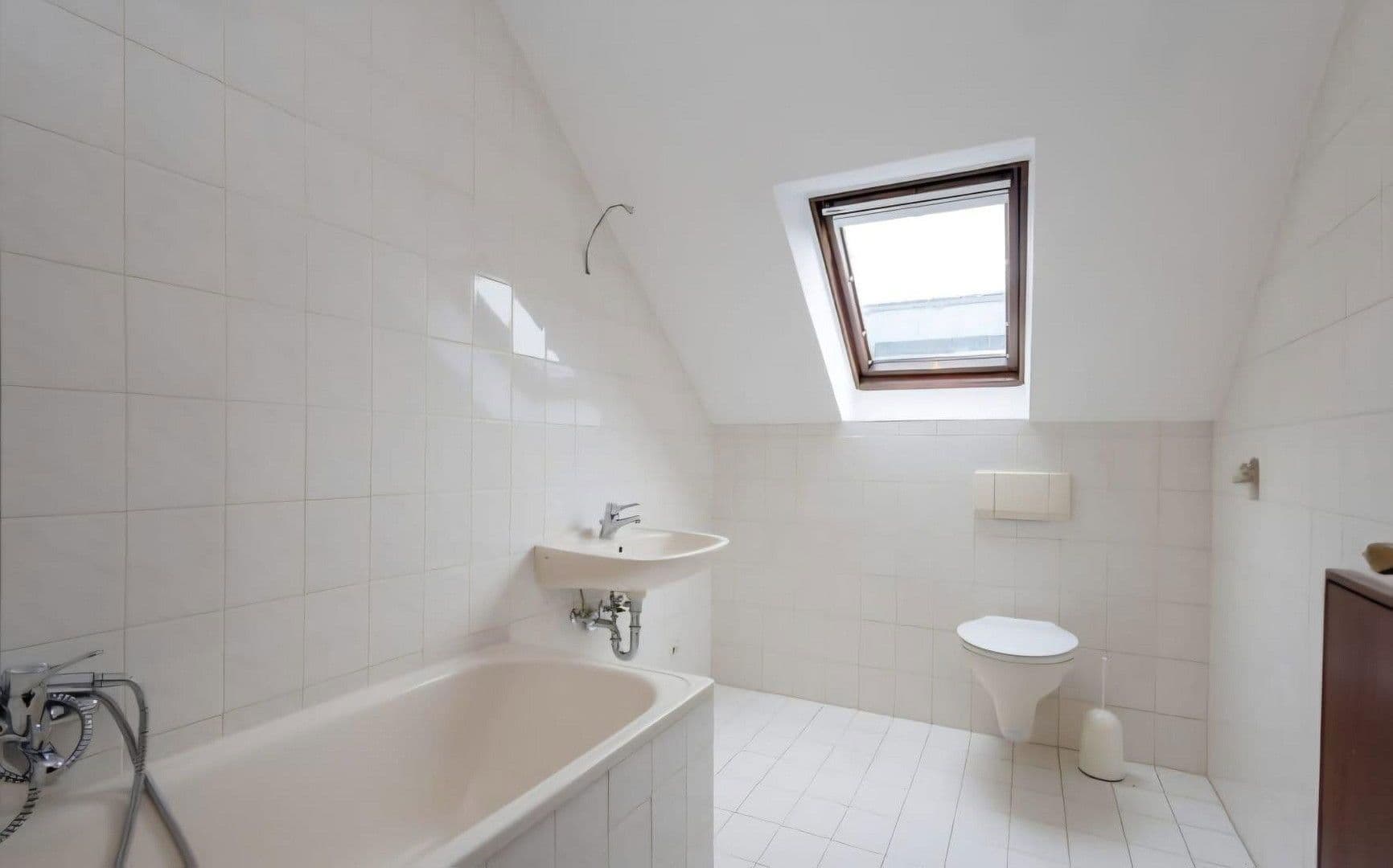 Pronájem bytu 4+1 135 m², Odenthal, Severní Porýní-Vestfálsko Pronájem bytu 4+1 135 m², Odenthal, Severní Porýní-Vestfálsko