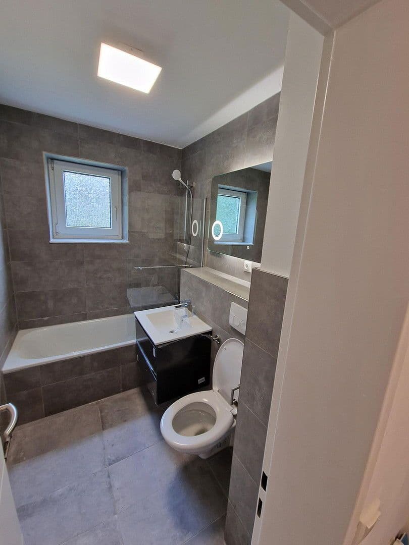 Pronájem bytu 2+1 63 m², Köln, Severní Porýní-Vestfálsko Pronájem bytu 2+1 63 m², Köln, Severní Porýní-Vestfálsko