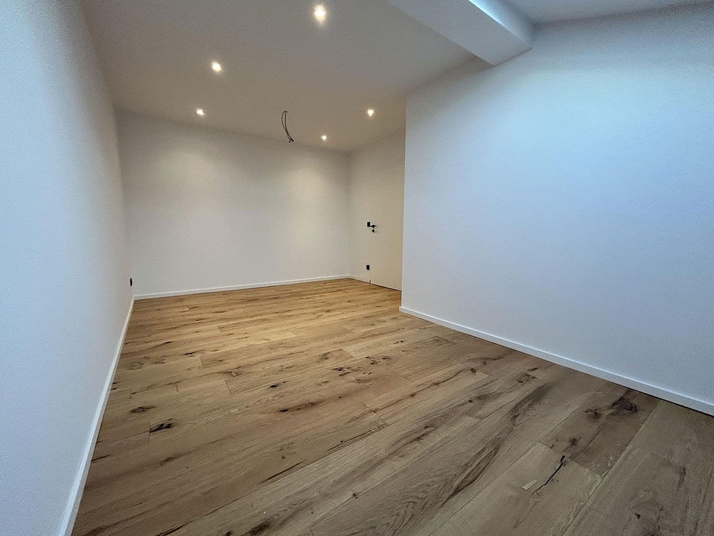 Pronájem bytu 4+kk 160 m², Lärchenweg 21, Bad Endorf, Bavorsko Pronájem bytu 4+kk 160 m², Lärchenweg 21, Bad Endorf, Bavorsko