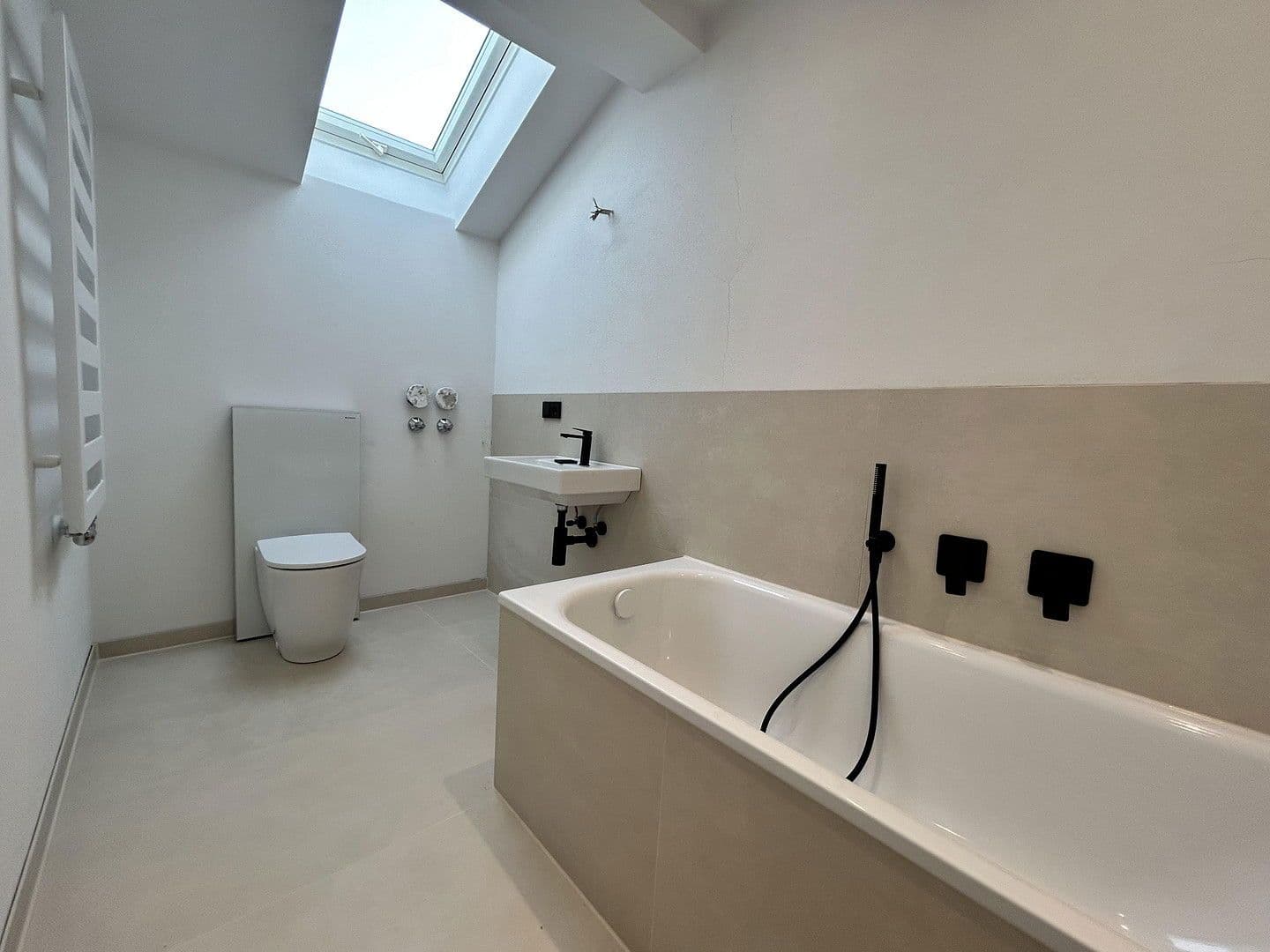 Pronájem bytu 4+kk 160 m², Lärchenweg 21, Bad Endorf, Bavorsko Pronájem bytu 4+kk 160 m², Lärchenweg 21, Bad Endorf, Bavorsko