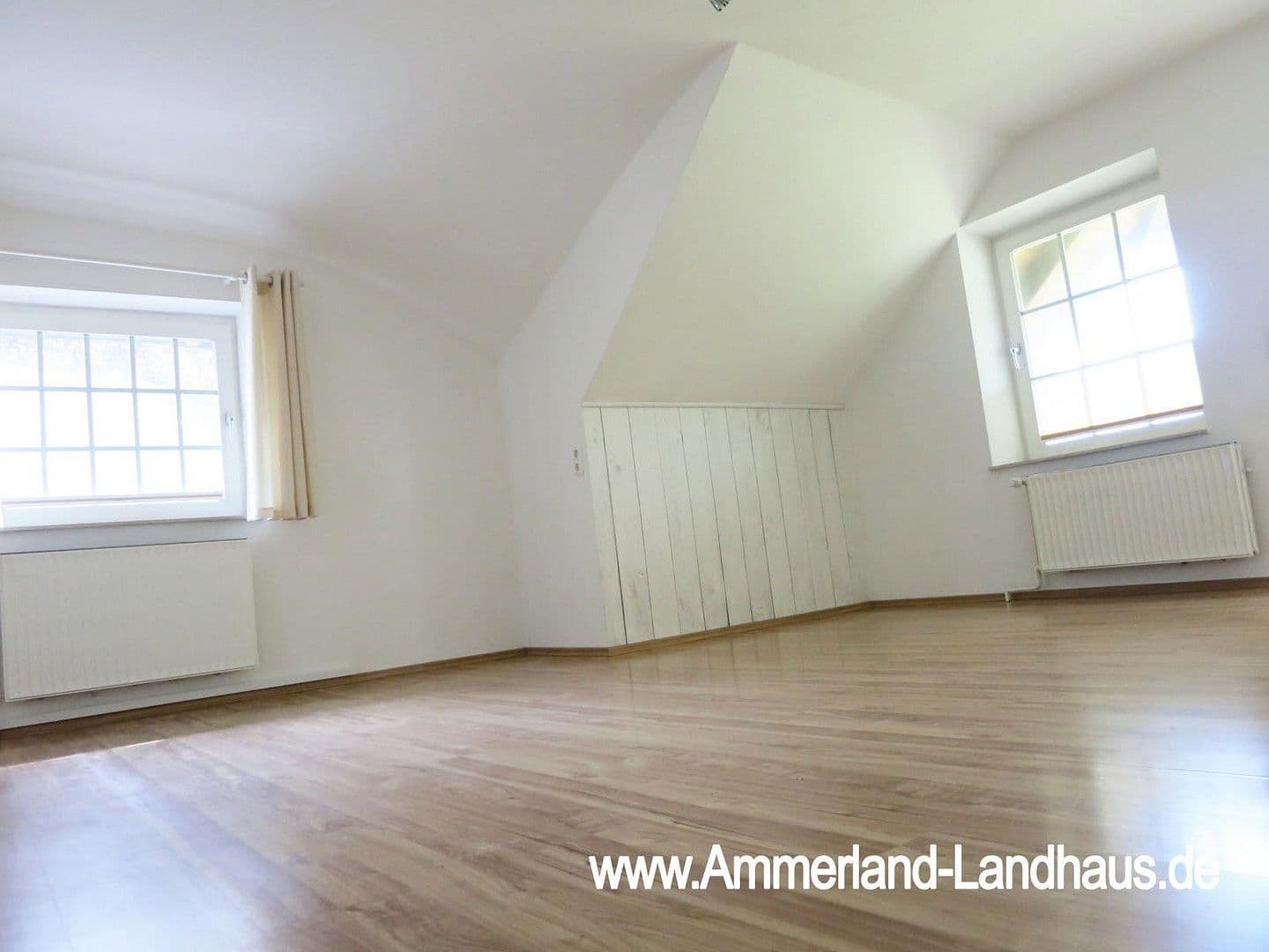 Prodej domu 310 m², pozemek 8.127 m², Westerstede, Dolní Sasko Prodej domu 310 m², pozemek 8.127 m², Westerstede, Dolní Sasko