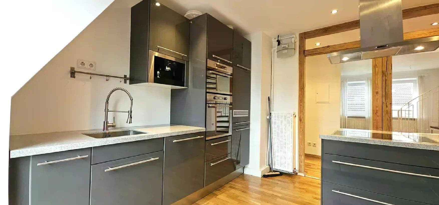 Prodej bytu 2+1 105 m², Brunhildstr. 16, Nürnberg (Mittelfr) - Südstadt, Bavorsko Prodej bytu 2+1 105 m², Brunhildstr. 16, Nürnberg (Mittelfr) - Südstadt, Bavorsko