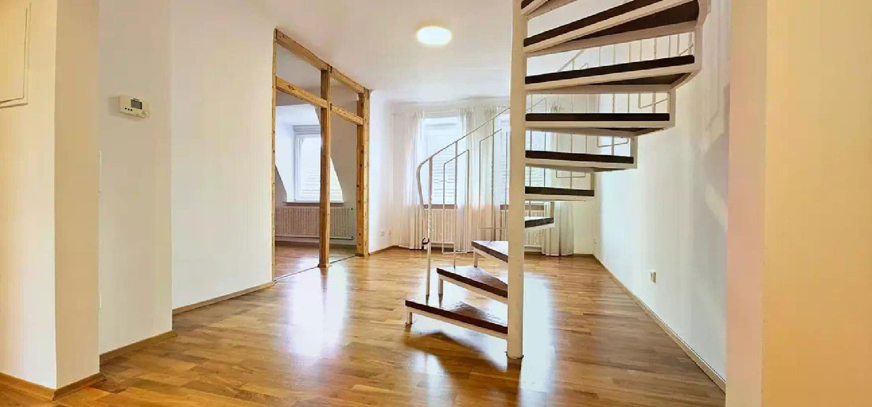 Prodej bytu 2+1 105 m², Brunhildstr. 16, Nürnberg (Mittelfr) - Südstadt, Bavorsko Prodej bytu 2+1 105 m², Brunhildstr. 16, Nürnberg (Mittelfr) - Südstadt, Bavorsko