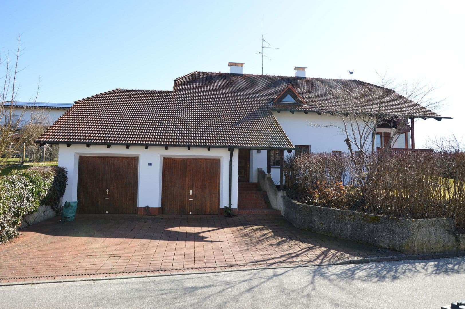 Prodej domu 217 m², pozemek 1.609 m², Gangkofen, Bavorsko Prodej domu 217 m², pozemek 1.609 m², Gangkofen, Bavorsko