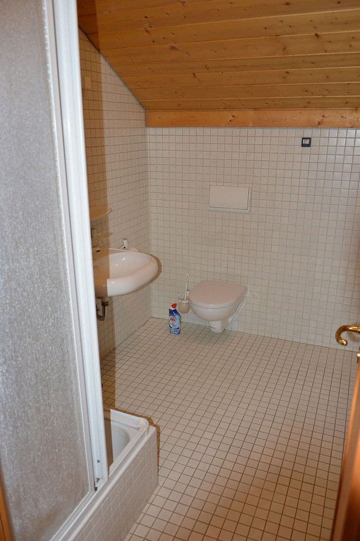 Prodej domu 217 m², pozemek 1.609 m², Gangkofen, Bavorsko Prodej domu 217 m², pozemek 1.609 m², Gangkofen, Bavorsko